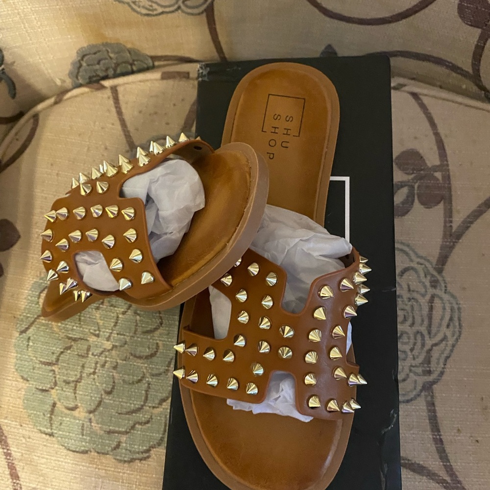 Shushop sandals